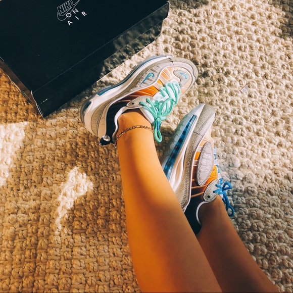 Air max 98 NYC, London, Soeul, Paris, Toyko( Rare) - Picture 3 of 8